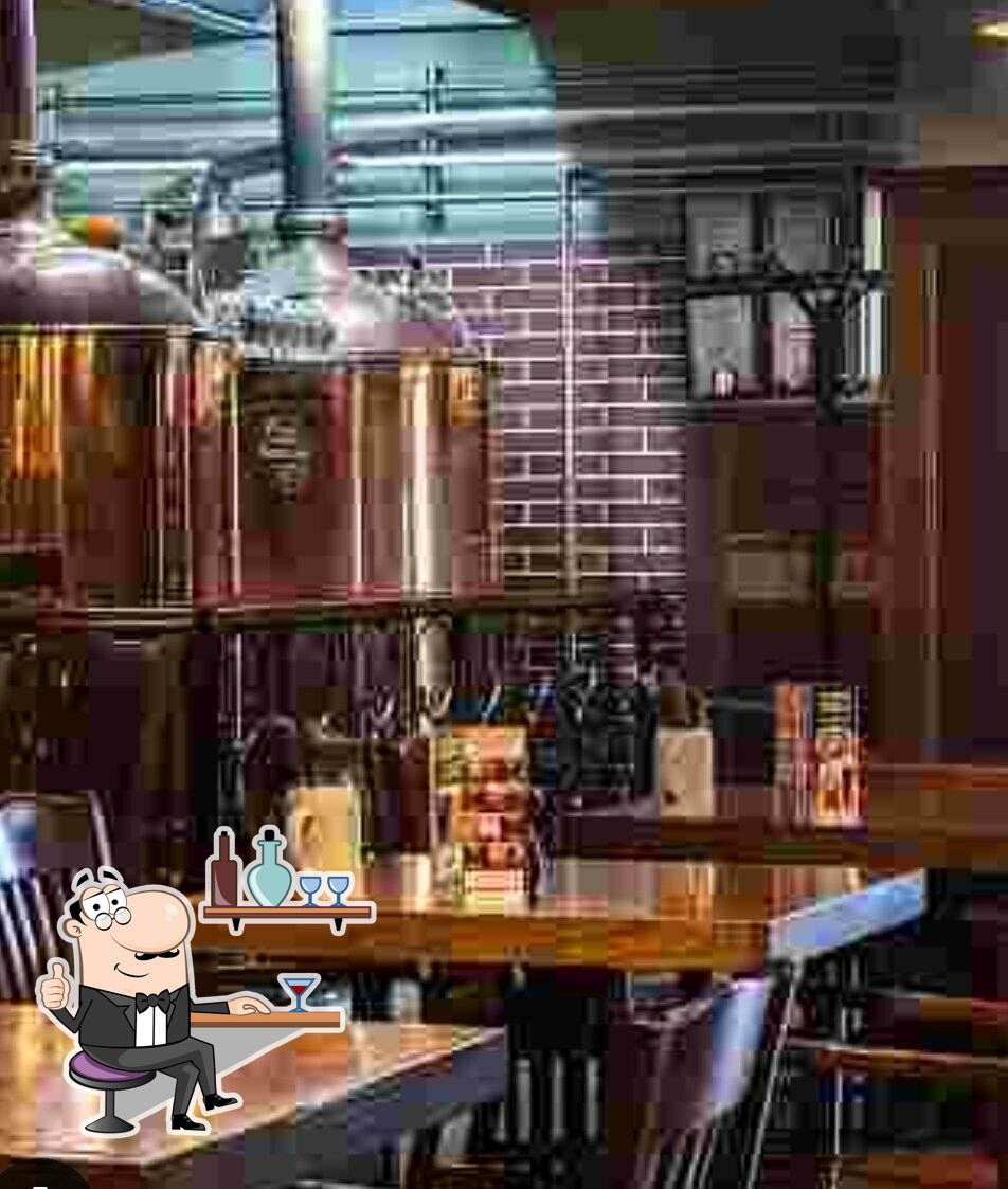 Забронируйте столик в "Стражек".