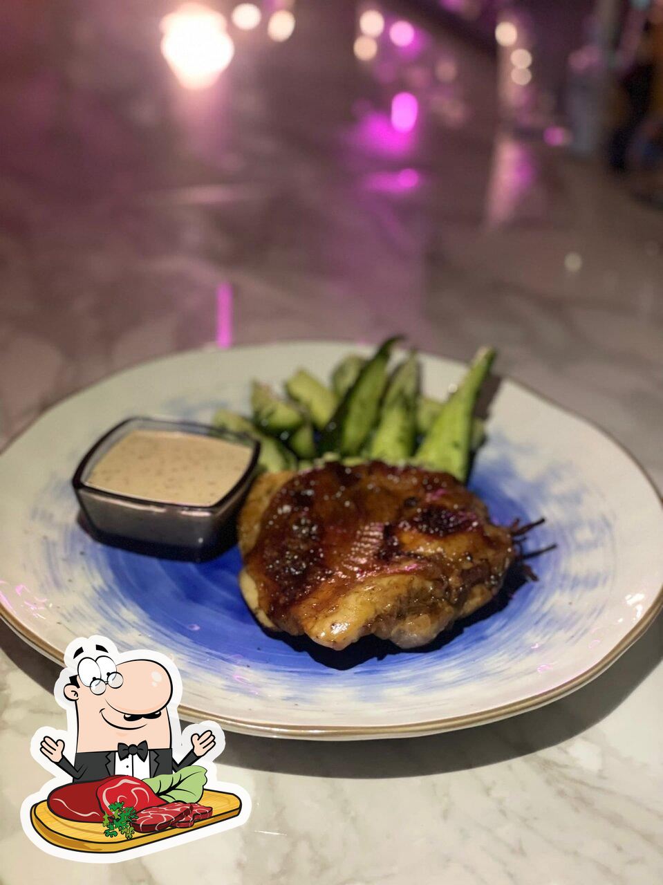Мясные блюда предлагают в "Kaif Lounge".