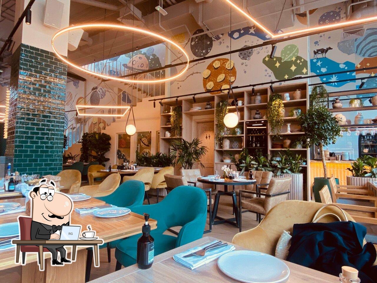 Посмотрите на внутренний интерьер "Сыроварня".