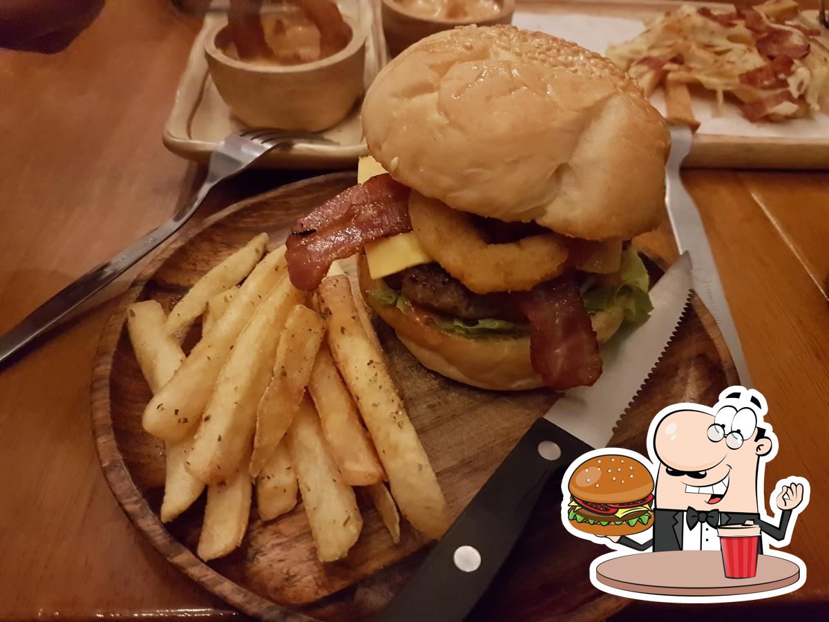 "Sorry I'm Hungry Burger Café"  предоставляет  большое количество  вариантов для любителей гамбургеров.