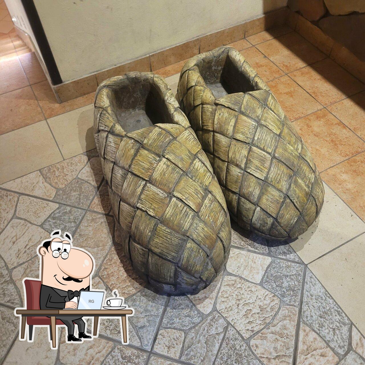 Забронируйте столик в "Устюг Великий".