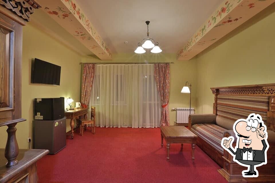 Забронируйте столик в "Русская Деревня".
