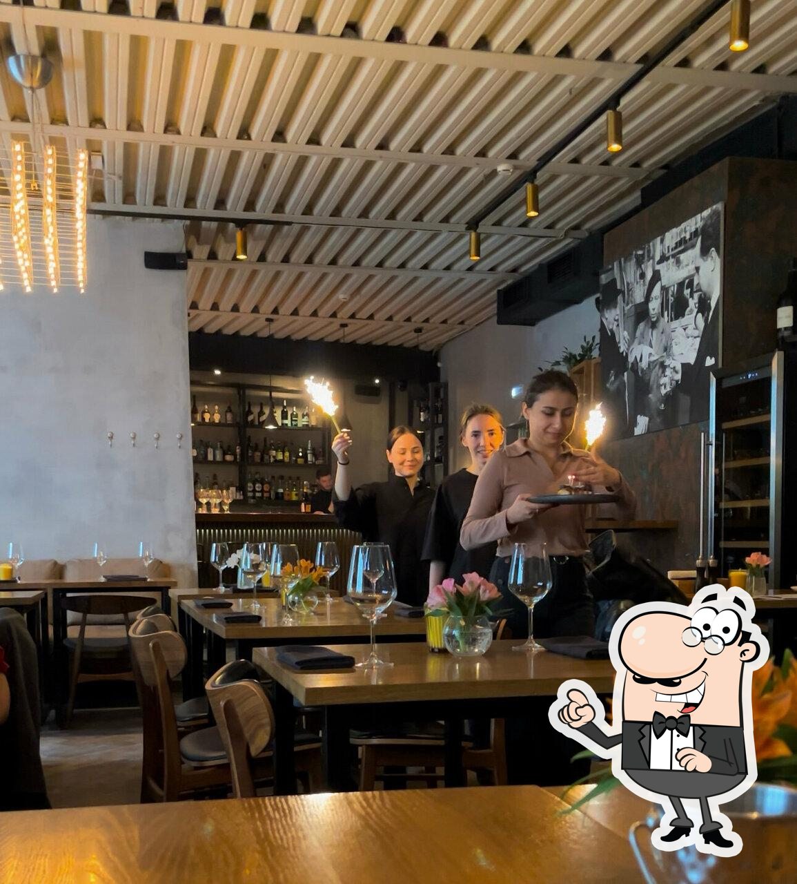 Забронируйте столик в "Easy Brix".