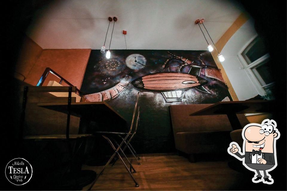 Интерьер "Tesla PUB".