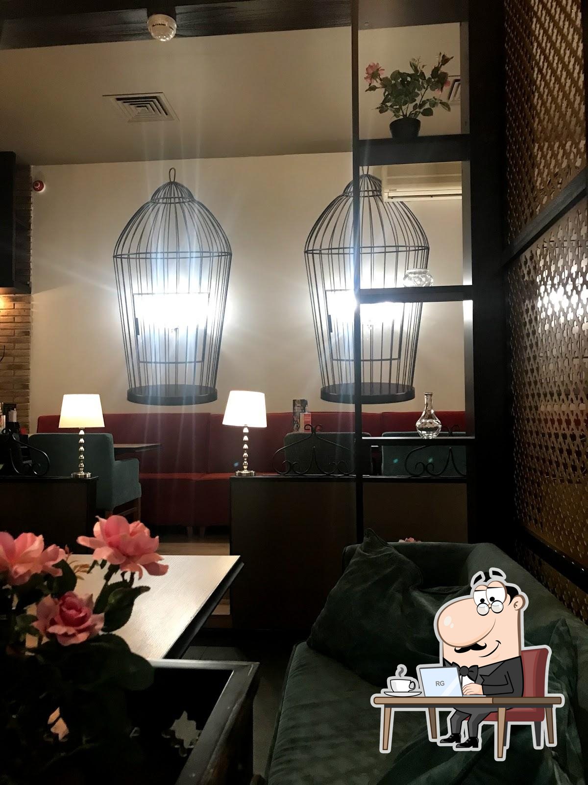 Посмотрите на внутренний интерьер "Евразия".