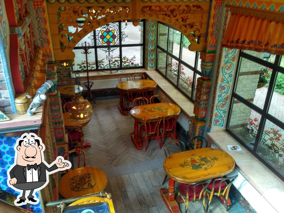 Забронируйте столик в "Русский двор".