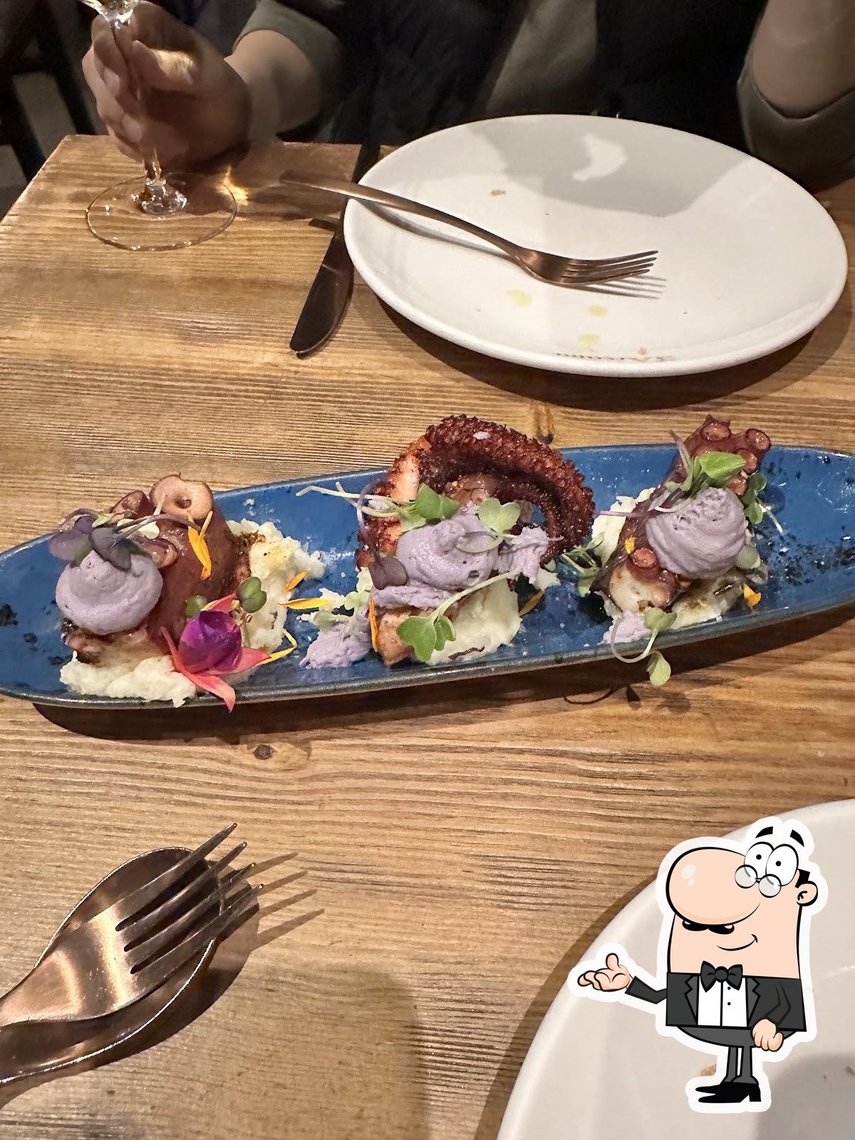 Посмотрите на внутренний интерьер "Arcano Restaurant cave".
