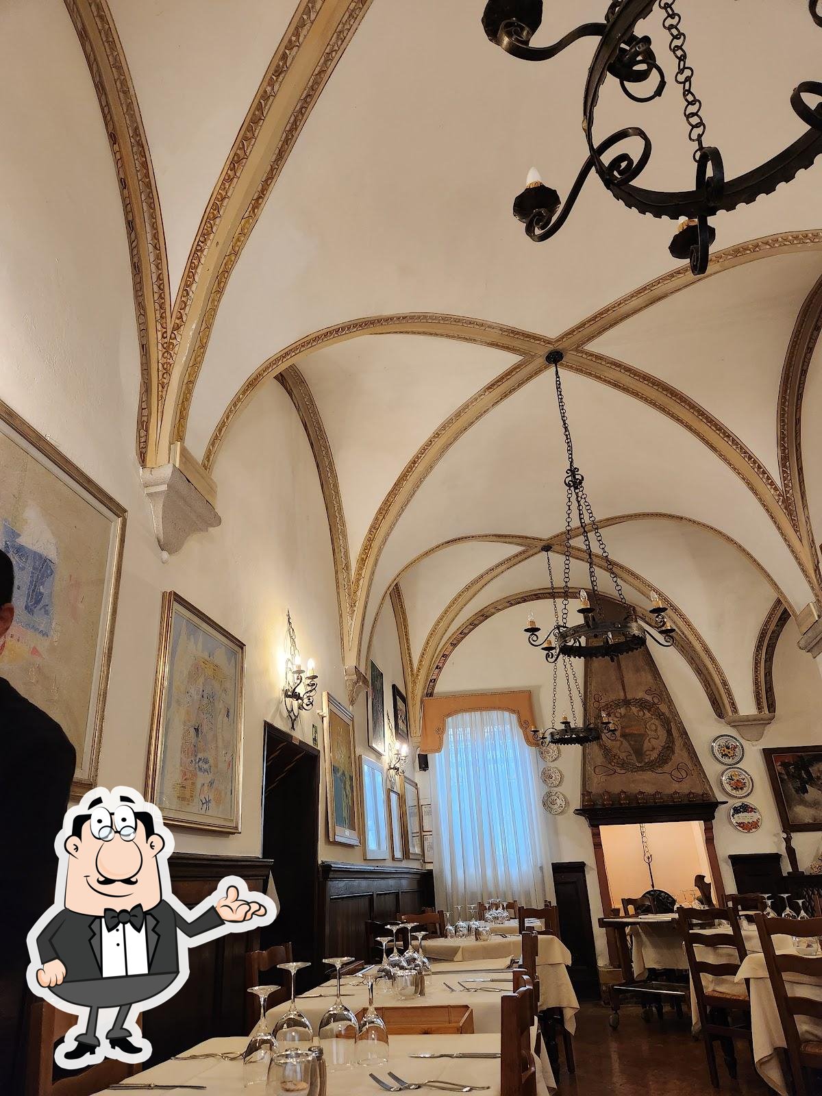 Посмотрите на внутренний интерьер "Ristorante Al Giardinetto da Severino".