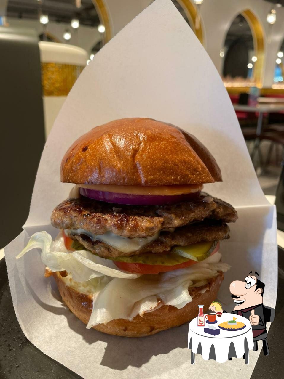 В "Sultan Pizza & Burgers" вы можете попробовать  гамбургеры.