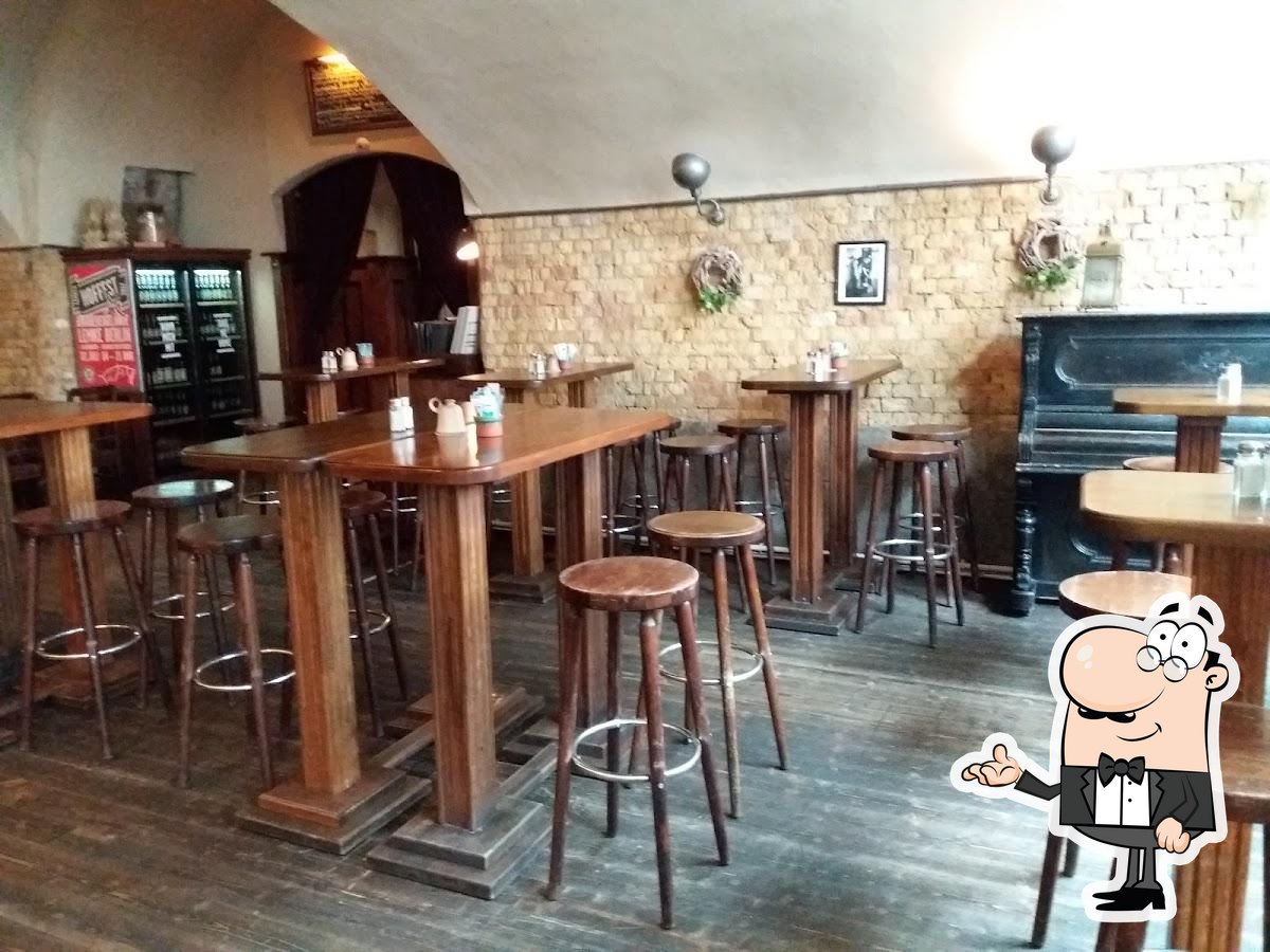 Интерьер "Das Lemke - Biergarten, Brauerei, deutsche Küche".
