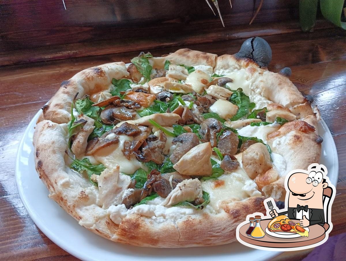 В "Basta Pizza Bar" вы можете попробовать  пиццу.