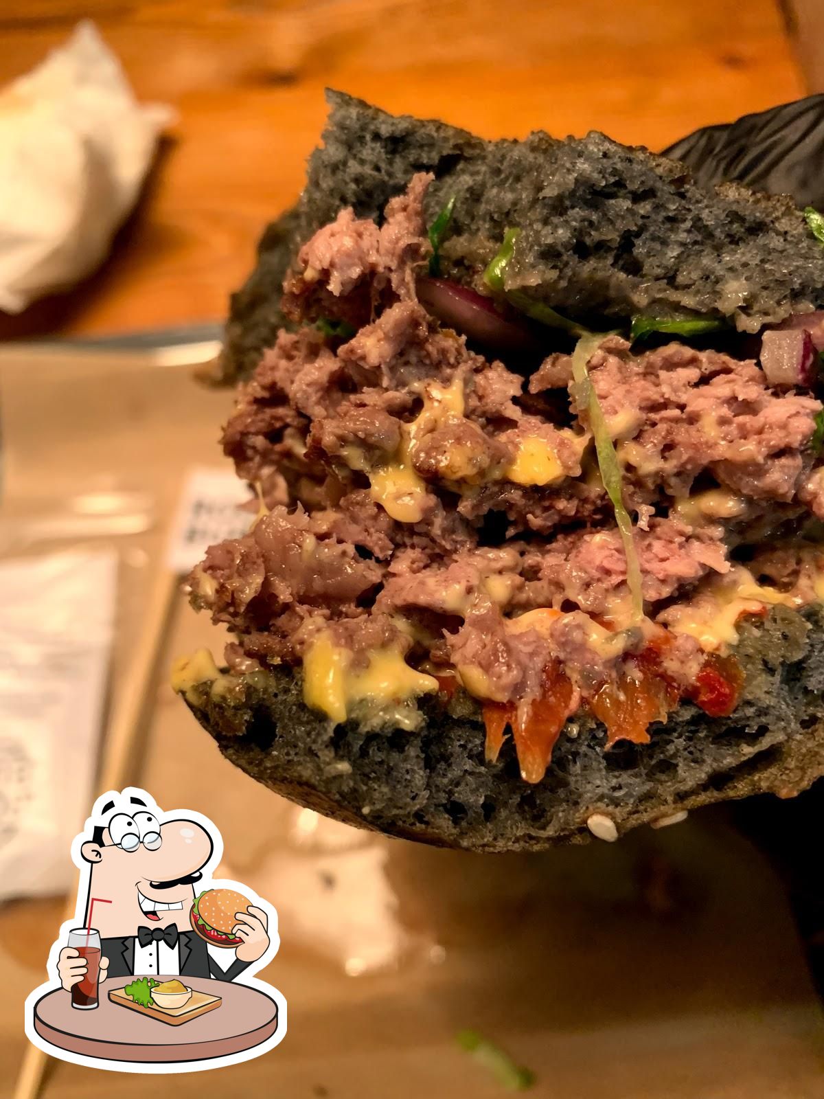  Гамбургеры из "Rock N Burger - Burger bar & Sidreria" придутся по вкусу любому гурману.