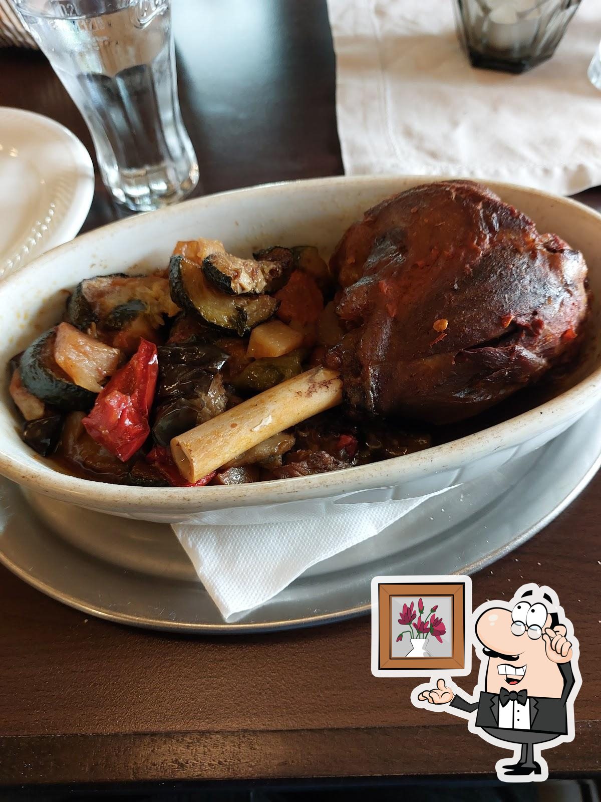 Интерьер "To Ellinikon".