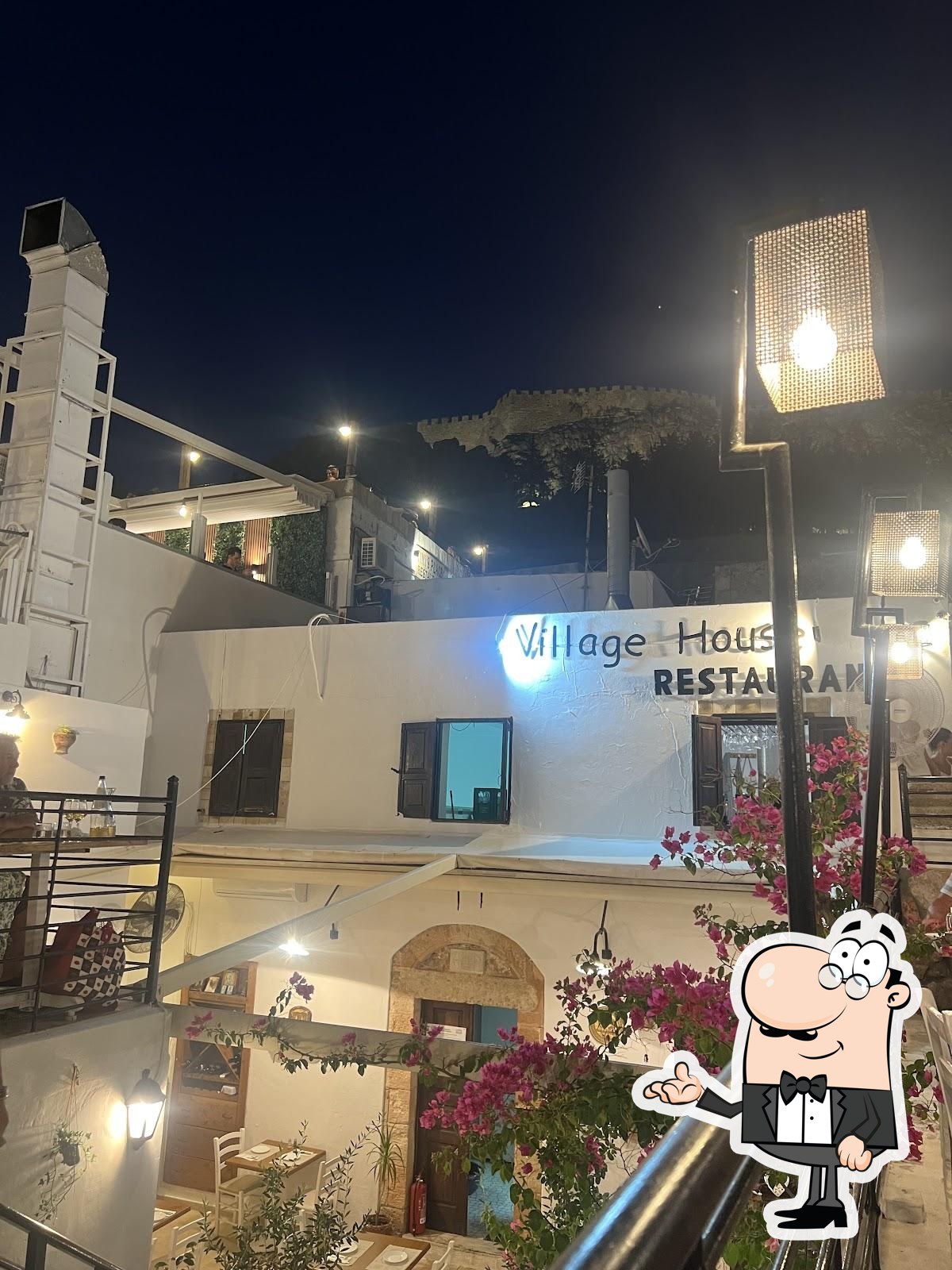 Интерьер "Village House Restaurant".