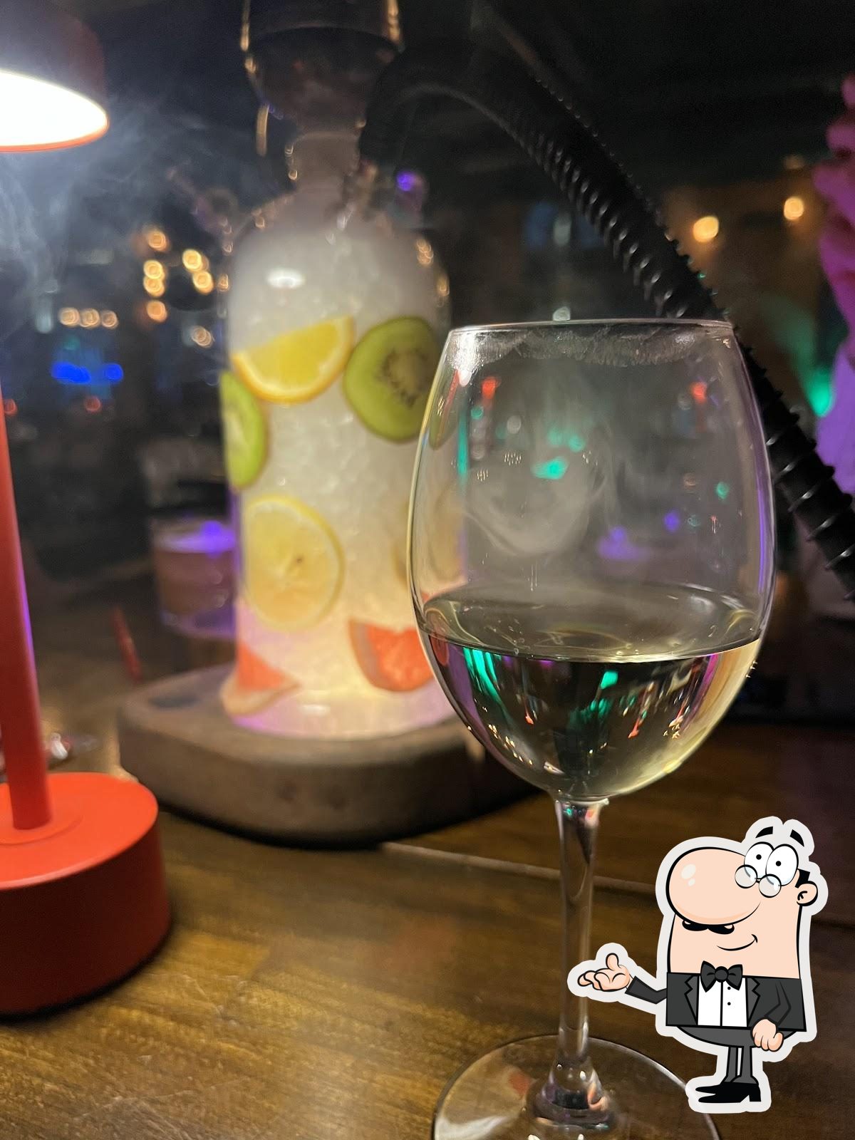 Забронируйте столик в "Lotiz Lounge & Hookah".