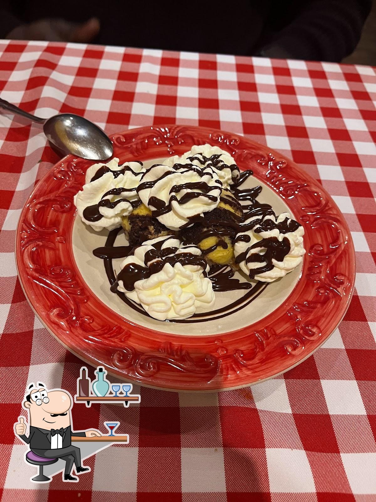 Забронируйте столик в "Hungarkum bistro".