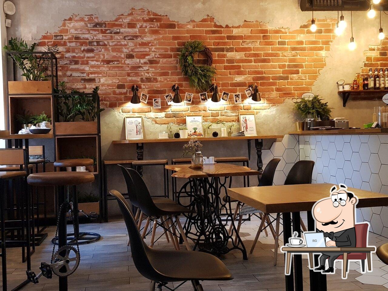 Посмотрите на внутренний интерьер "Slasty Store".