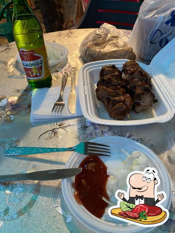 Насладитесь большим выбором мясных блюд.