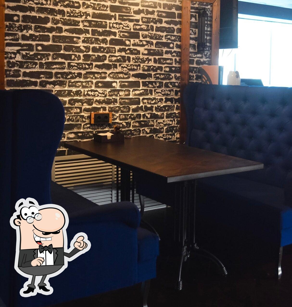 Забронируйте столик в "Крылья&Креветки".