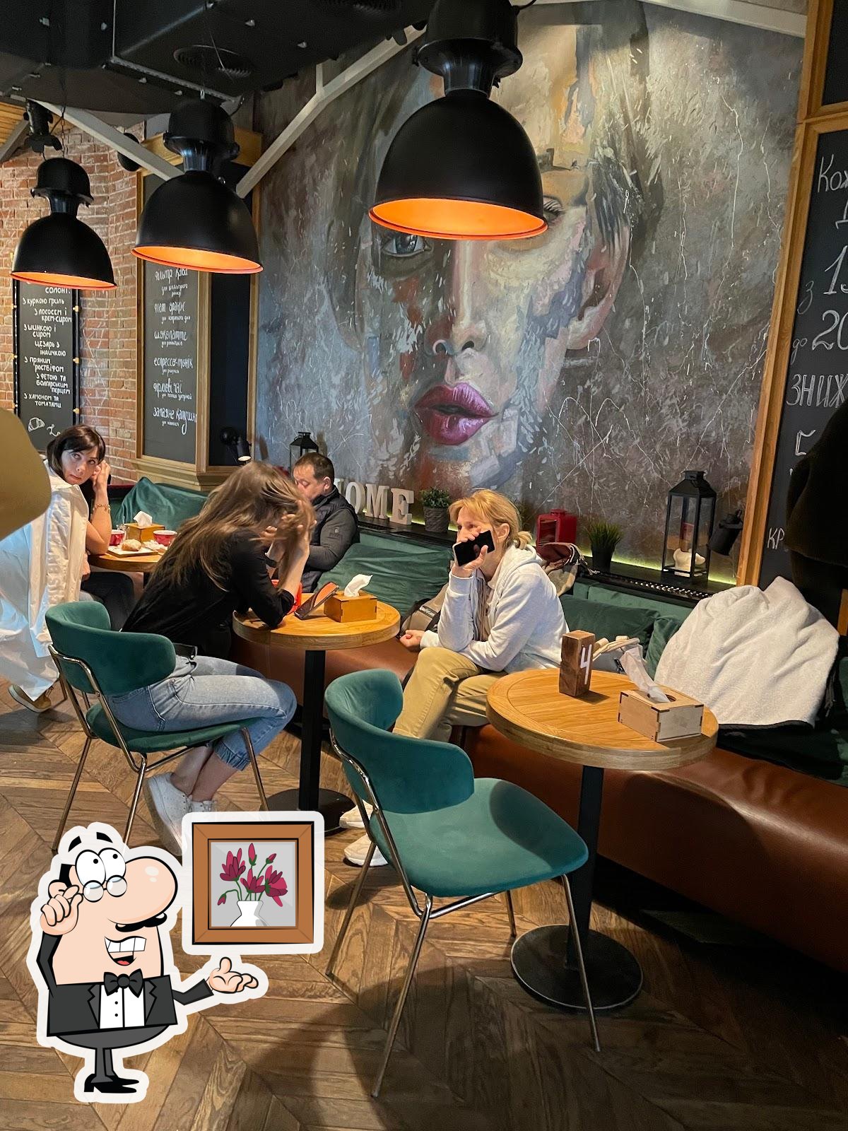 Забронируйте столик в "12 Coffee and Croissants".