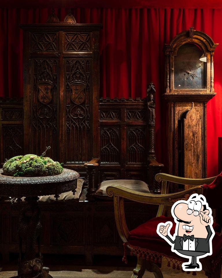 Забронируйте столик в "Ресторан White Rabbit".