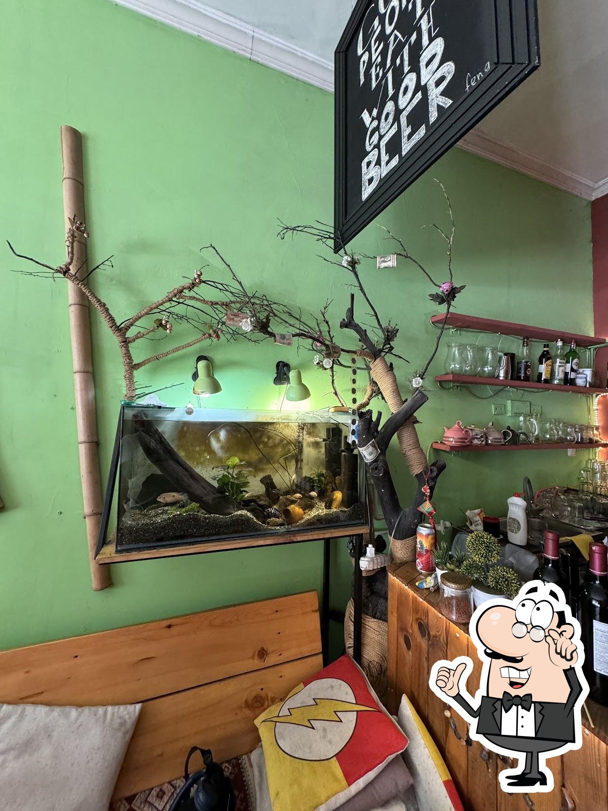 Забронируйте столик в "Uncle Feng's chinese restaurant".