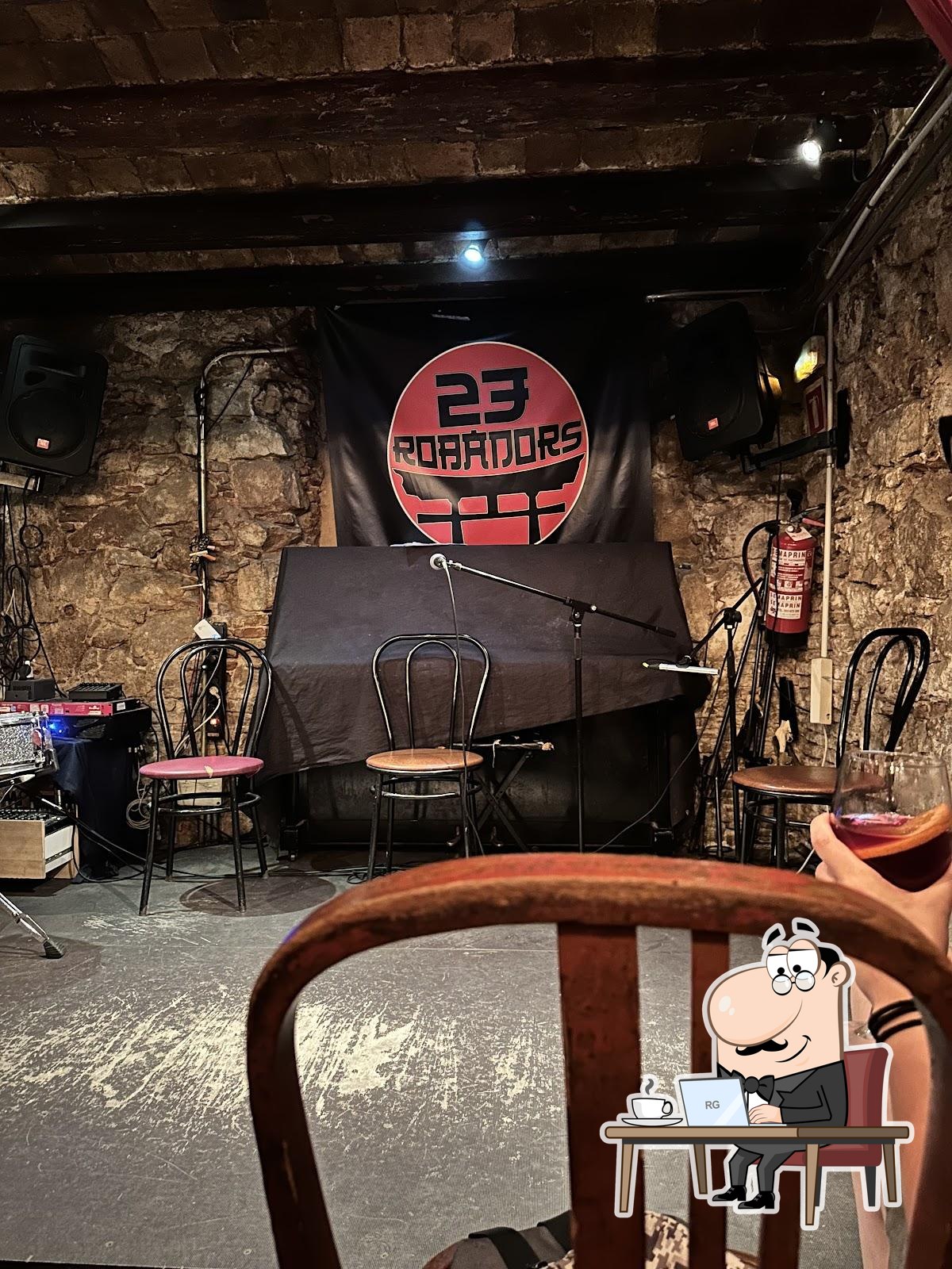 Забронируйте столик в "23 Robadors".