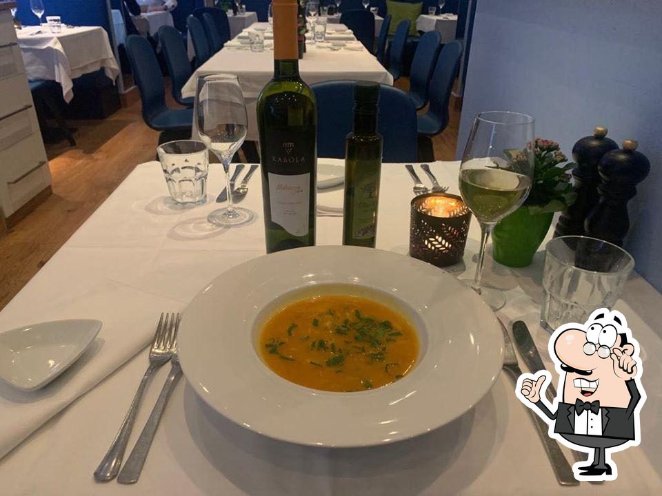 Посмотрите на внутренний интерьер "Fischrestaurant Kaj".