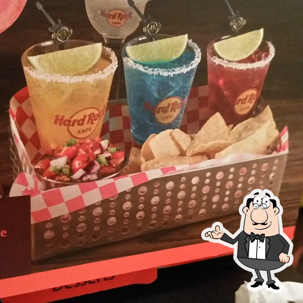 Посмотрите на внутренний интерьер "Hard Rock Cafe".