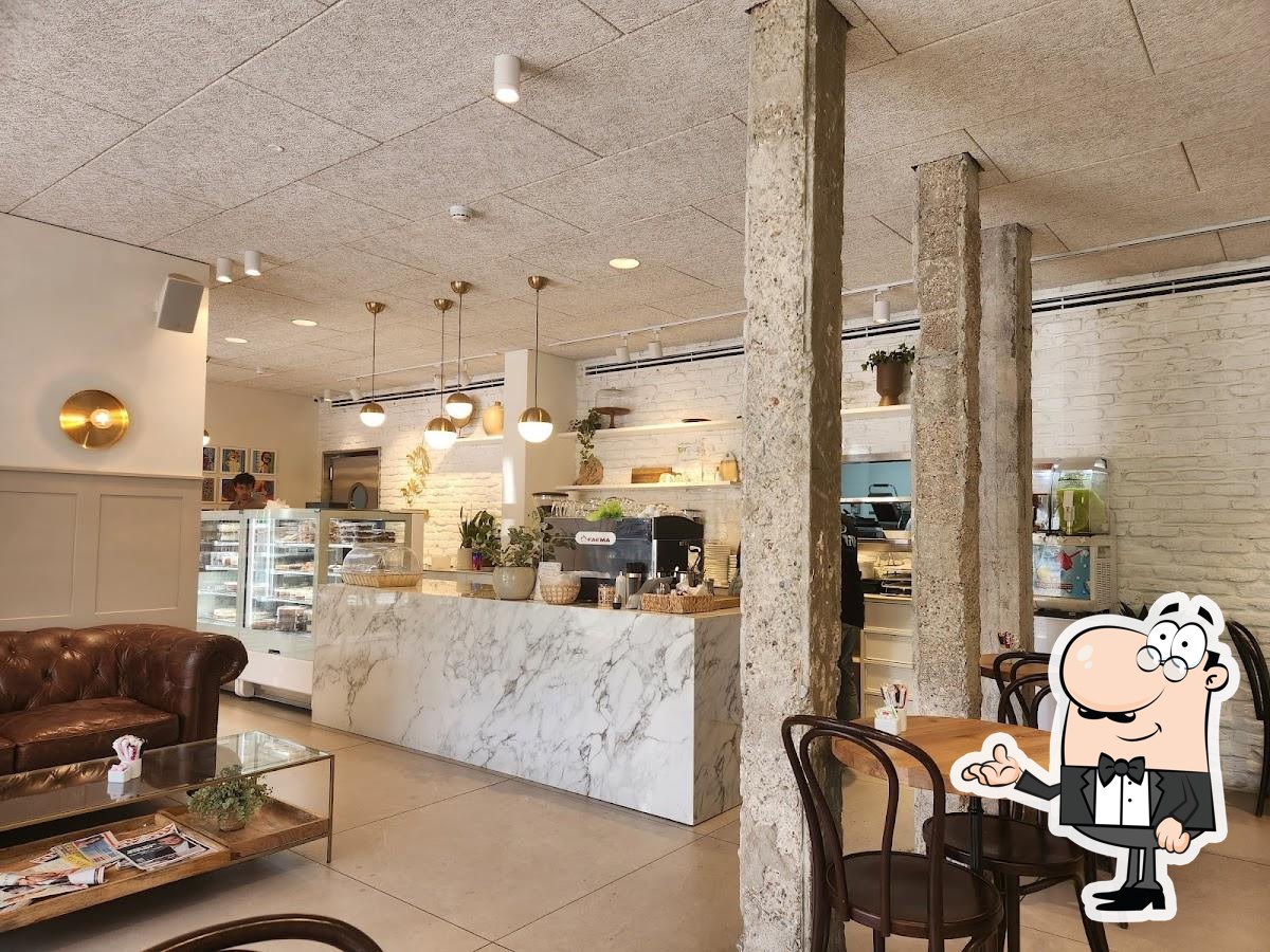 Интерьер "Uga Chaga Bakery Eilat".