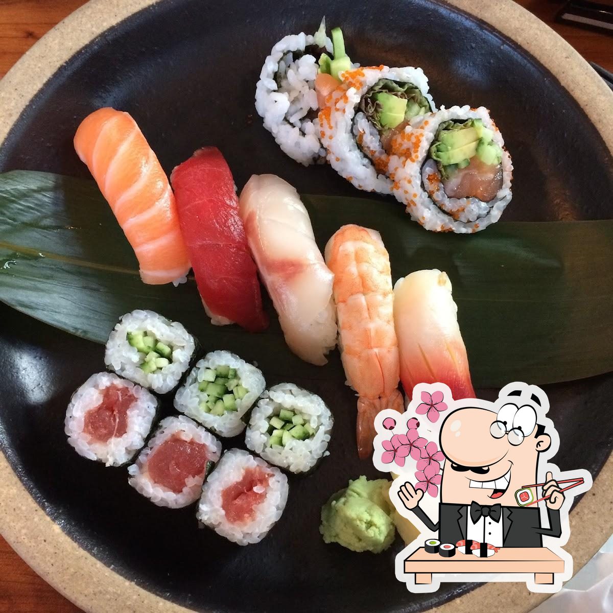 В "SUSHINOEN" вы можете попробовать суши.