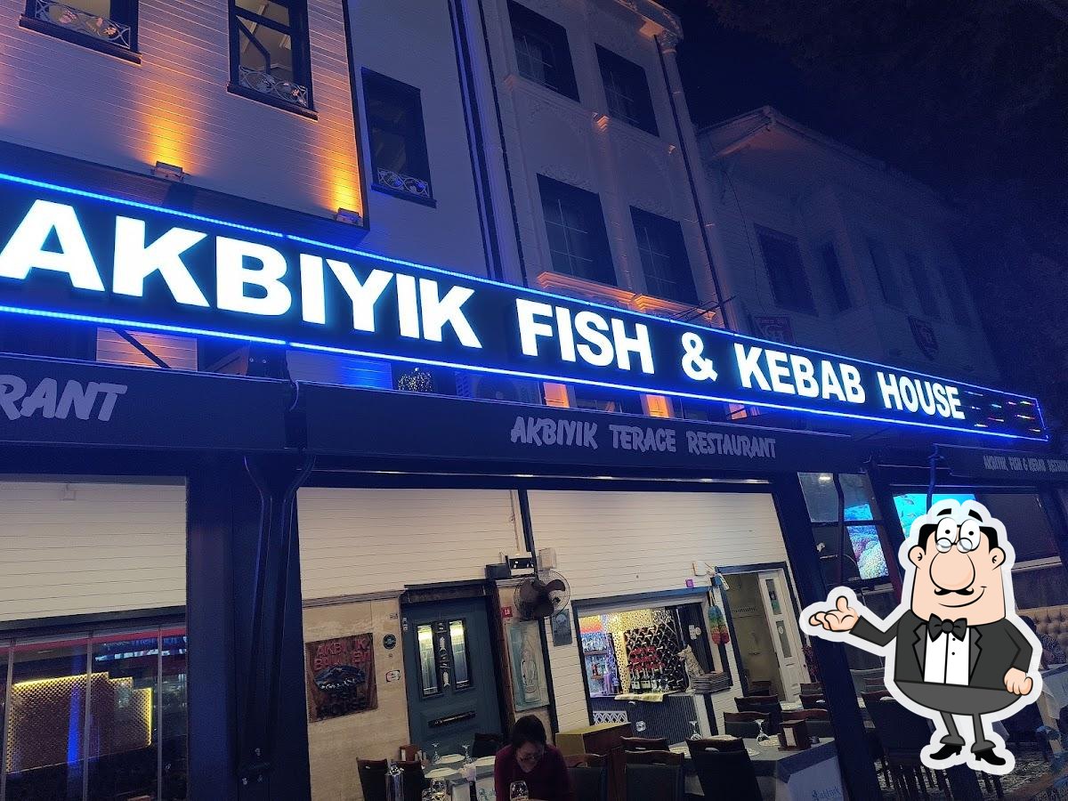 Посмотрите на внутренний интерьер "Akbıyık Fish House".