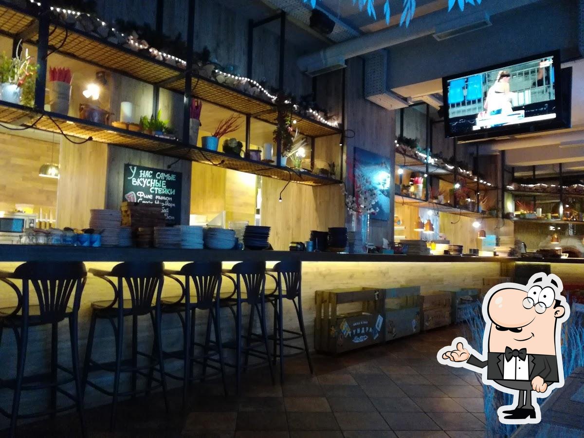 Забронируйте столик в "Тундра Grill & Bar".
