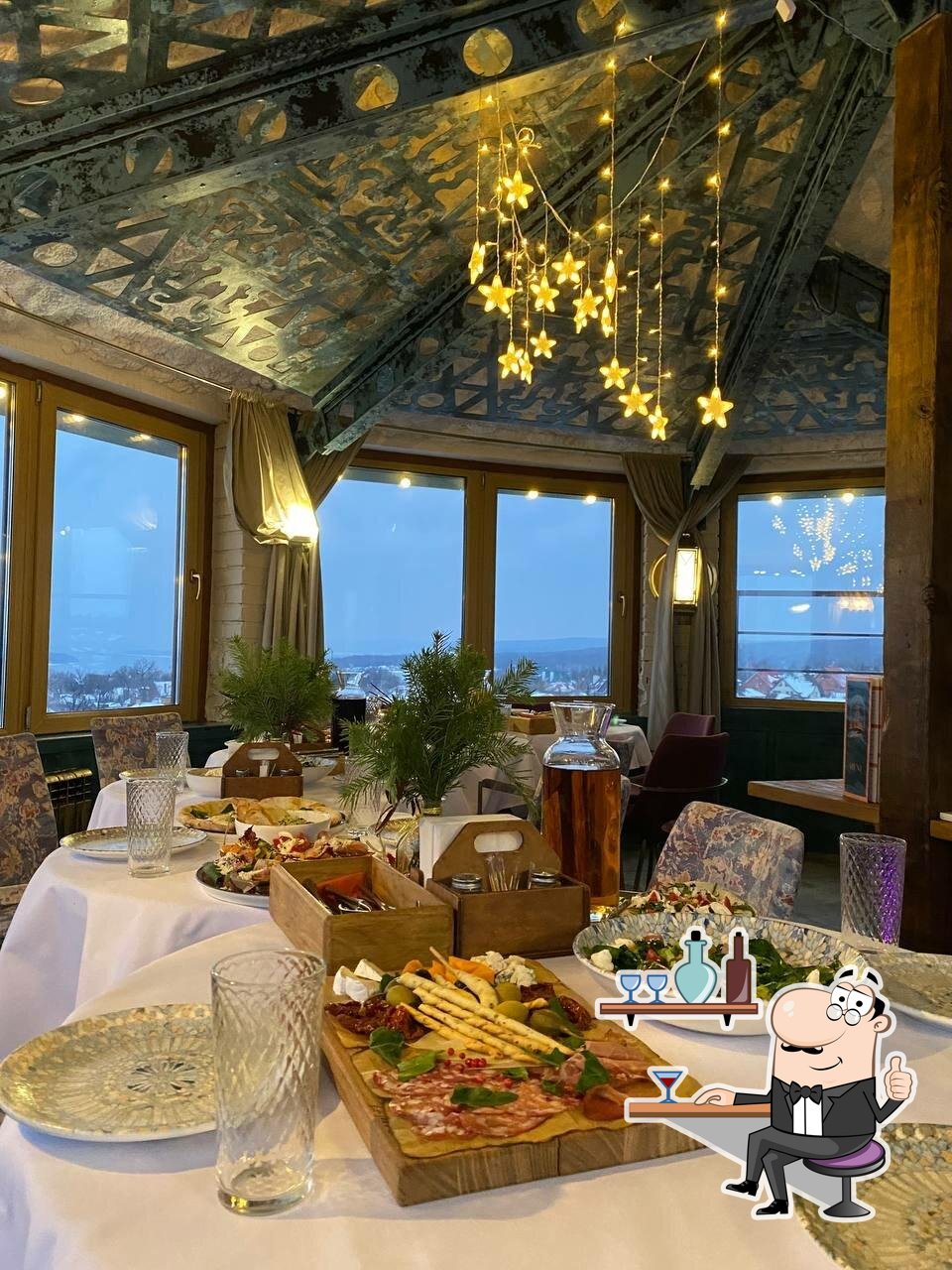 Посмотрите на внутренний интерьер "La Torre".