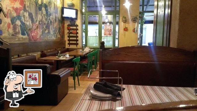 Интерьер "Mario's Trattoria".