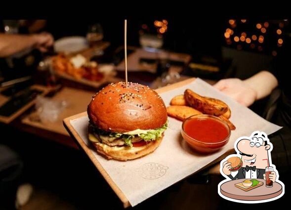  Гамбургеры из "Craft Beer&Grill" придутся по вкусу любому гурману.