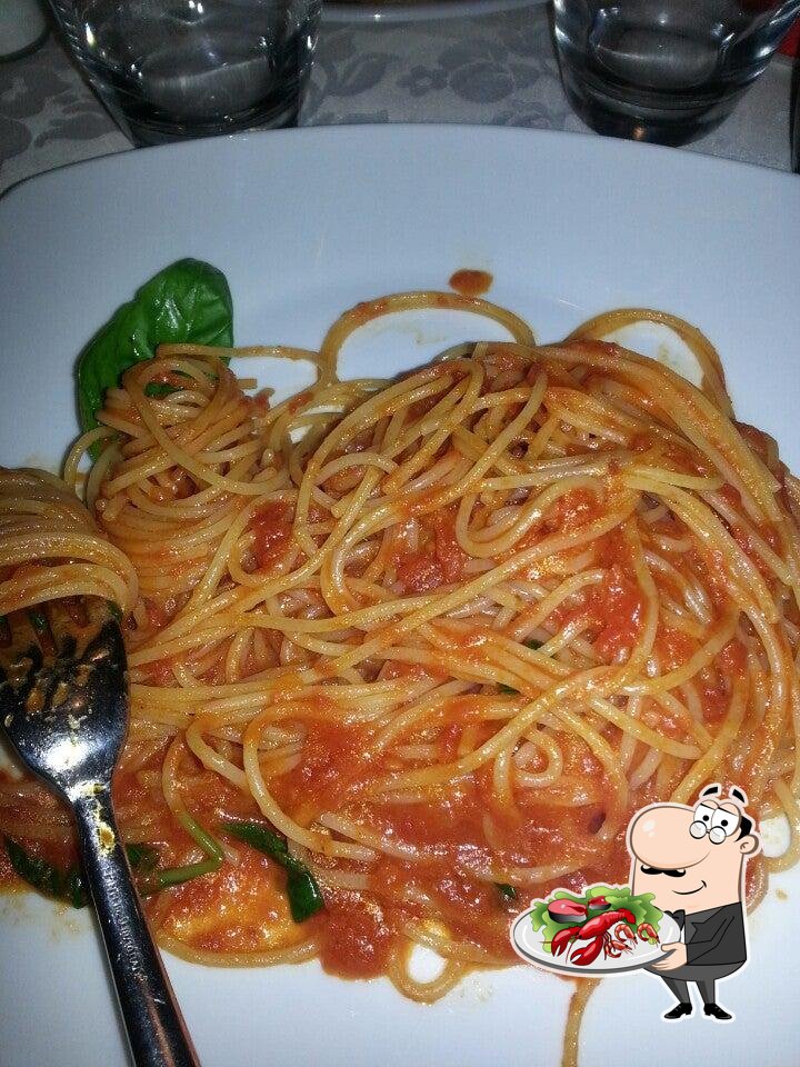 Насладитесь дарами моря в "Ristorante Venezia Felice".