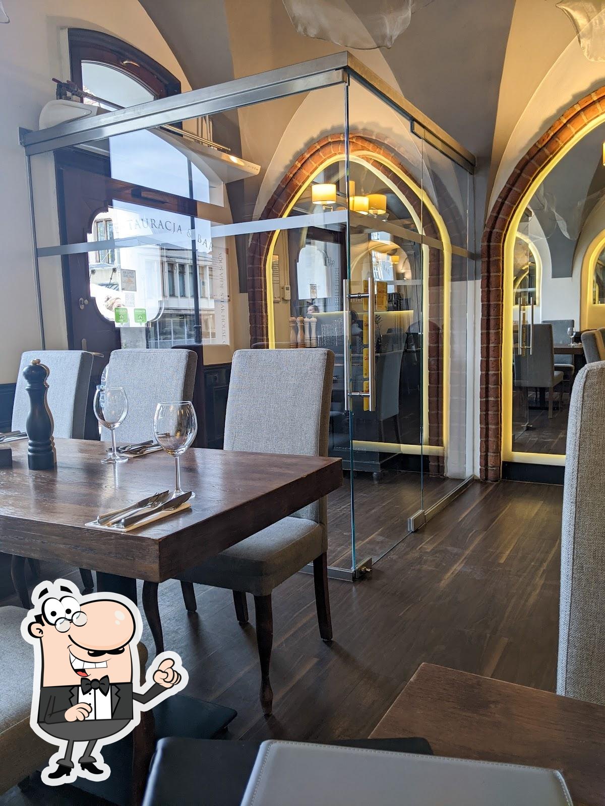 Забронируйте столик в "Restauracja Ratuszova A.D. 1954 Stary Rynek Poznań".