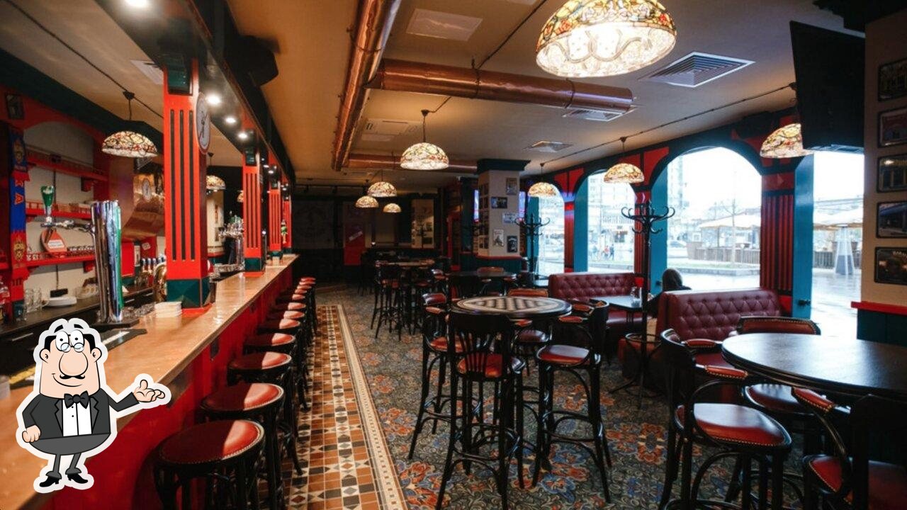 Забронируйте столик в "Harat's Pub".