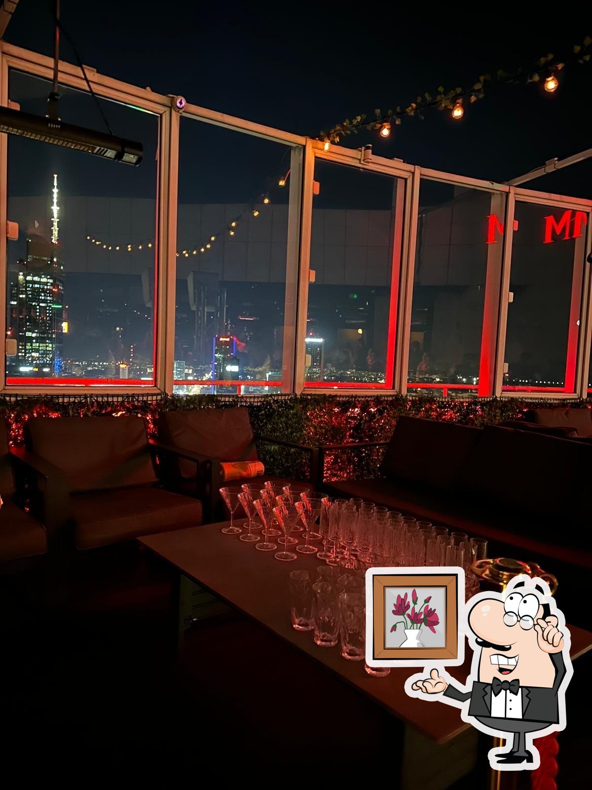 Посмотрите на внутренний интерьер "Level 27".