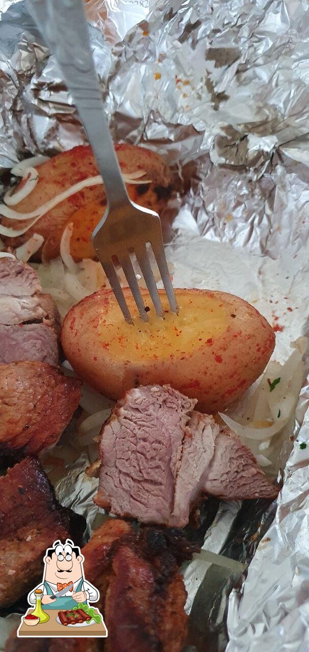Мясные блюда предлагают в "Лаваш шашлык".