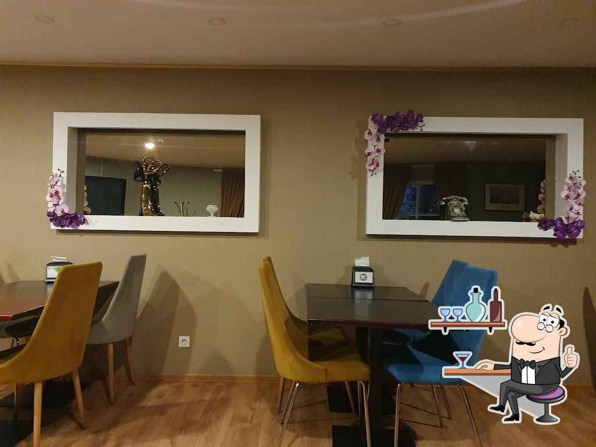 Интерьер "Baklažaan Restoran".