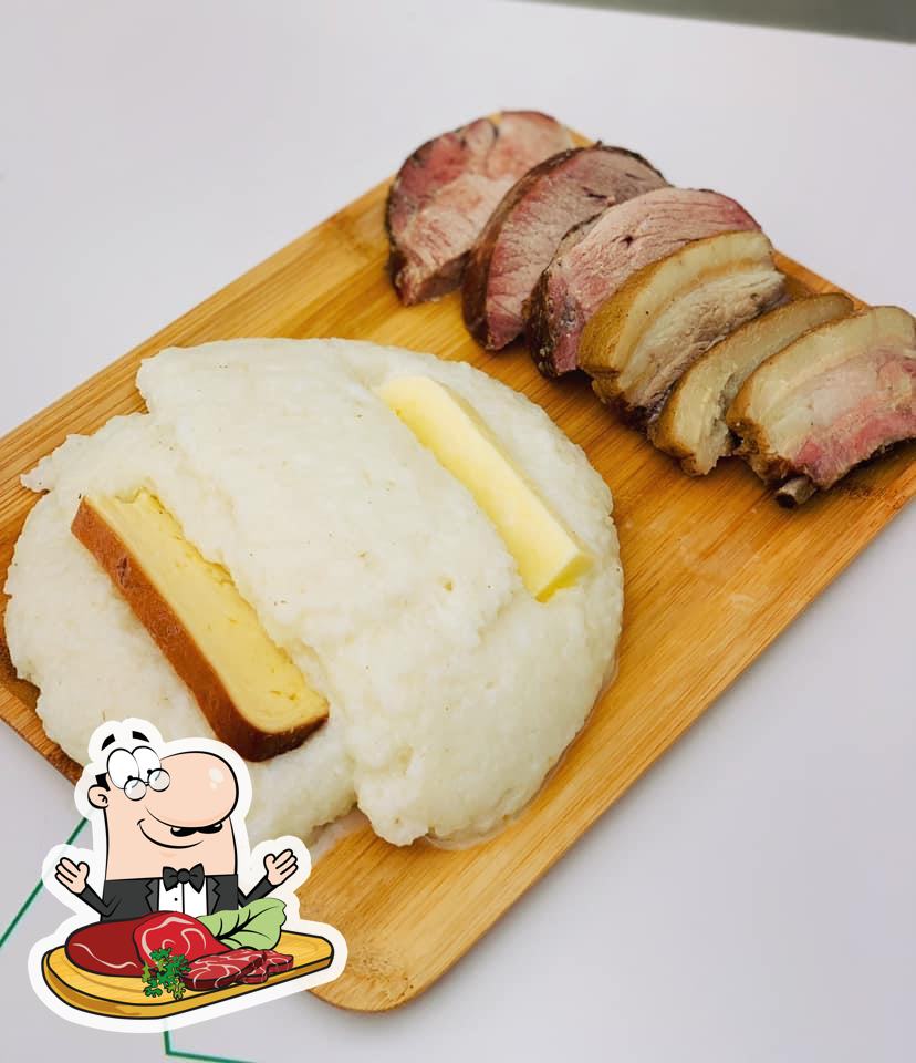 Насладитесь большим количеством мясных блюд.