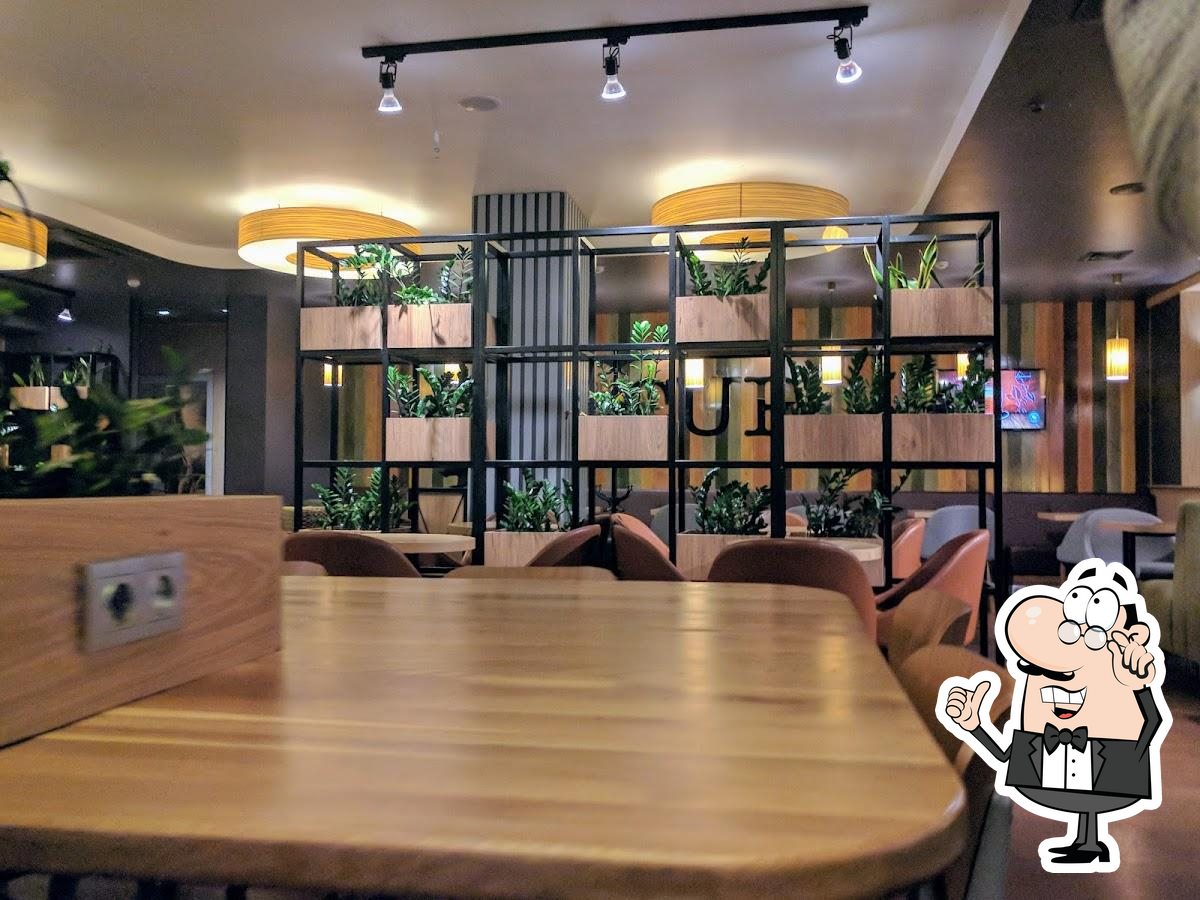 Забронируйте столик в "Coffeeshop Company".