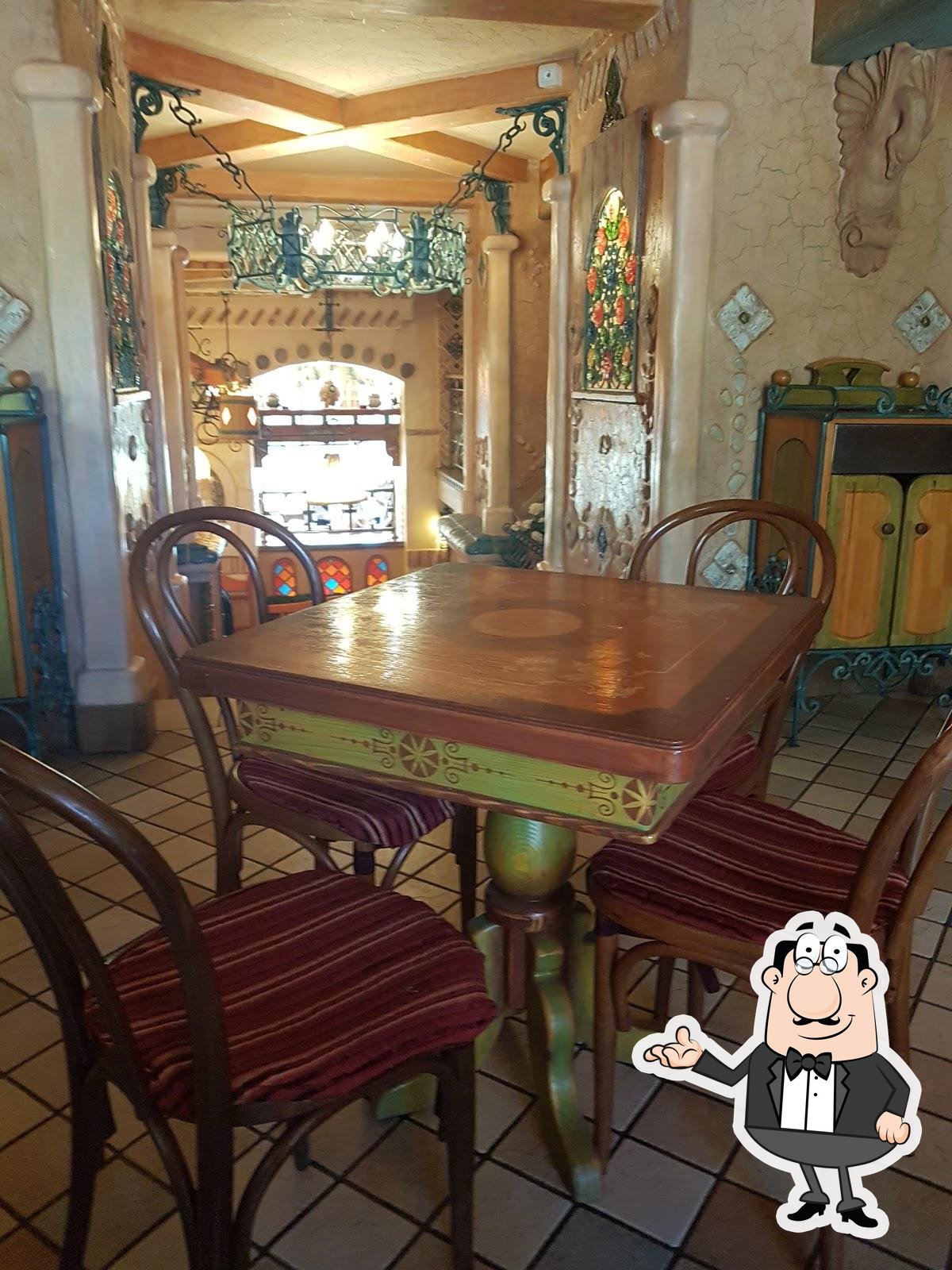 Посмотрите на внутренний интерьер "Мандариновый Гусь".