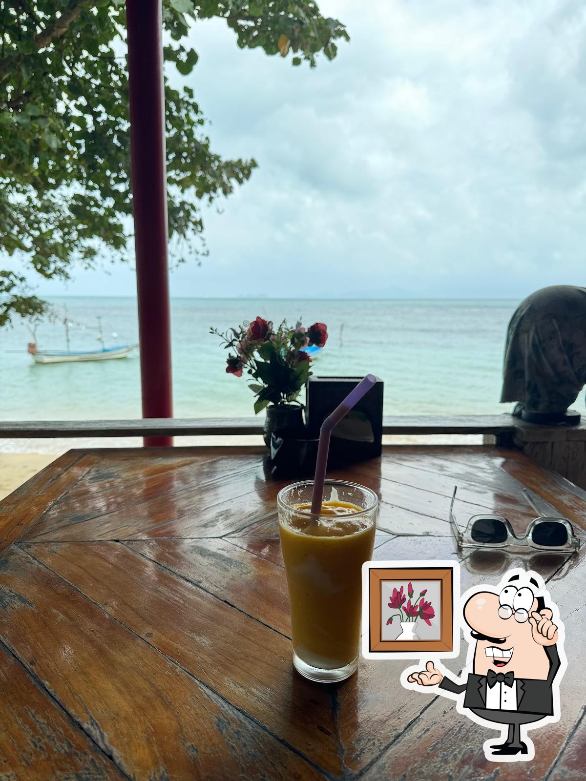 Интерьер "Armando's Beach Restaurant ร้านอาหารอมาโด้".