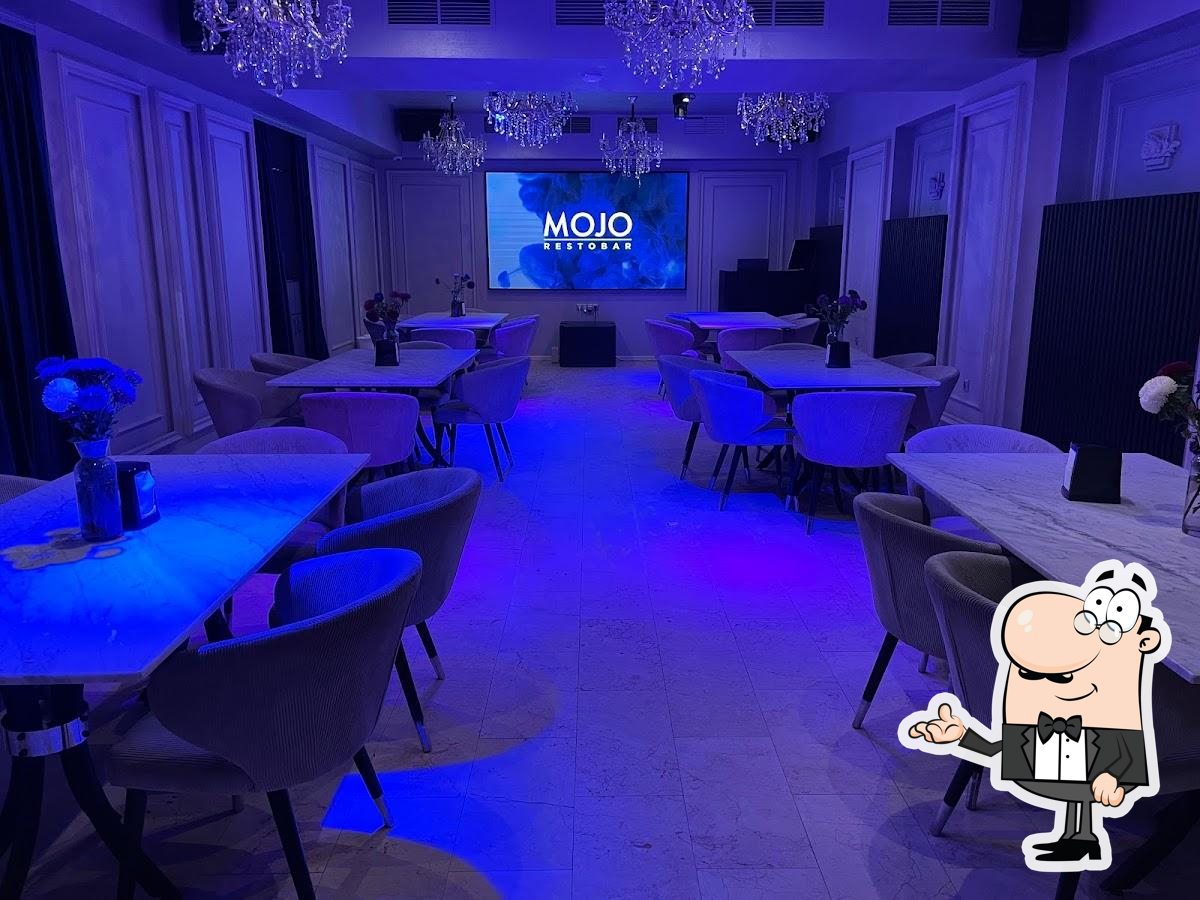 Забронируйте столик в "Mojo".