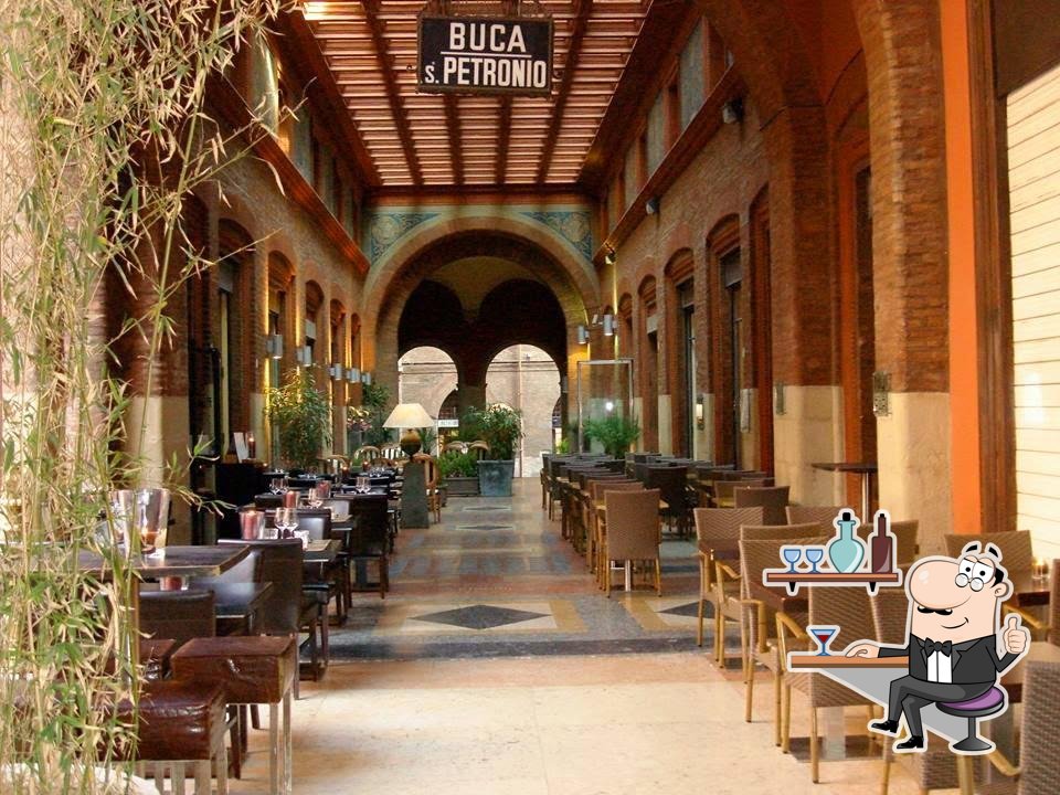 Интерьер "Buca San Petronio".