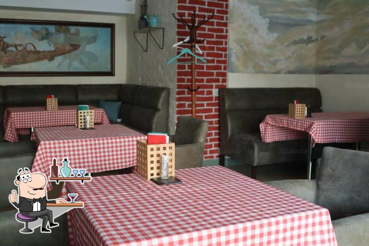 Забронируйте столик в "Дым коромыслом".