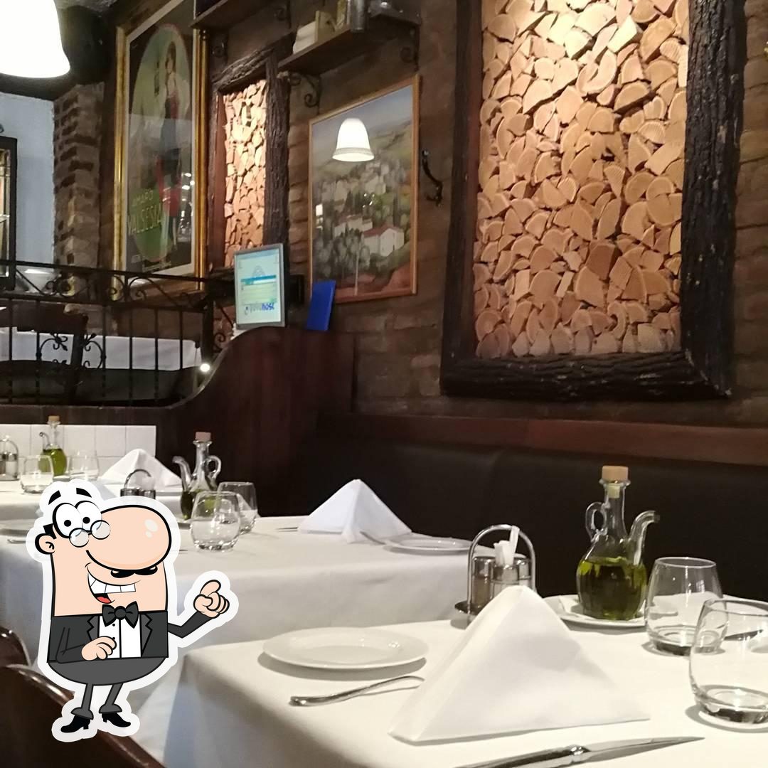 Забронируйте столик в "Trattoria Pomo D'Oro".